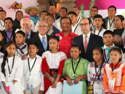Impulsa SEP enseñanza de la lengua materna indígena