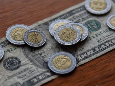 Pese a coberturas cambiarias, dólar alcanza los $20.10